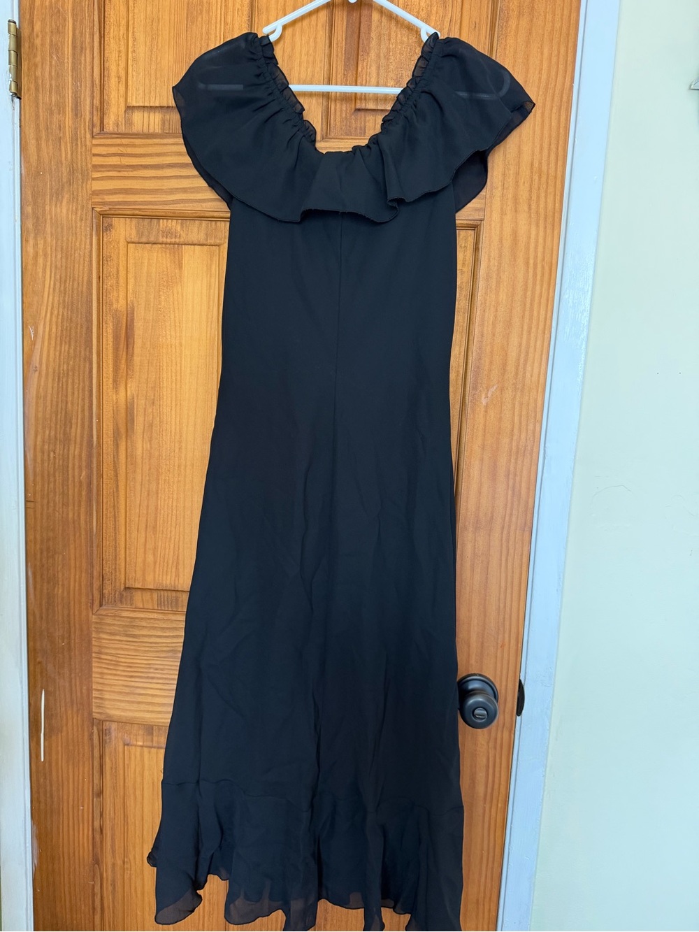 jonathan martin Black Ruffle Off-Shoulder Maxi Dress - Picture 4 of 10